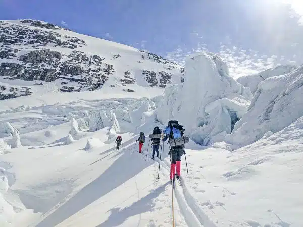 Utsikt frå Jostedalsbreen på Josten på langs